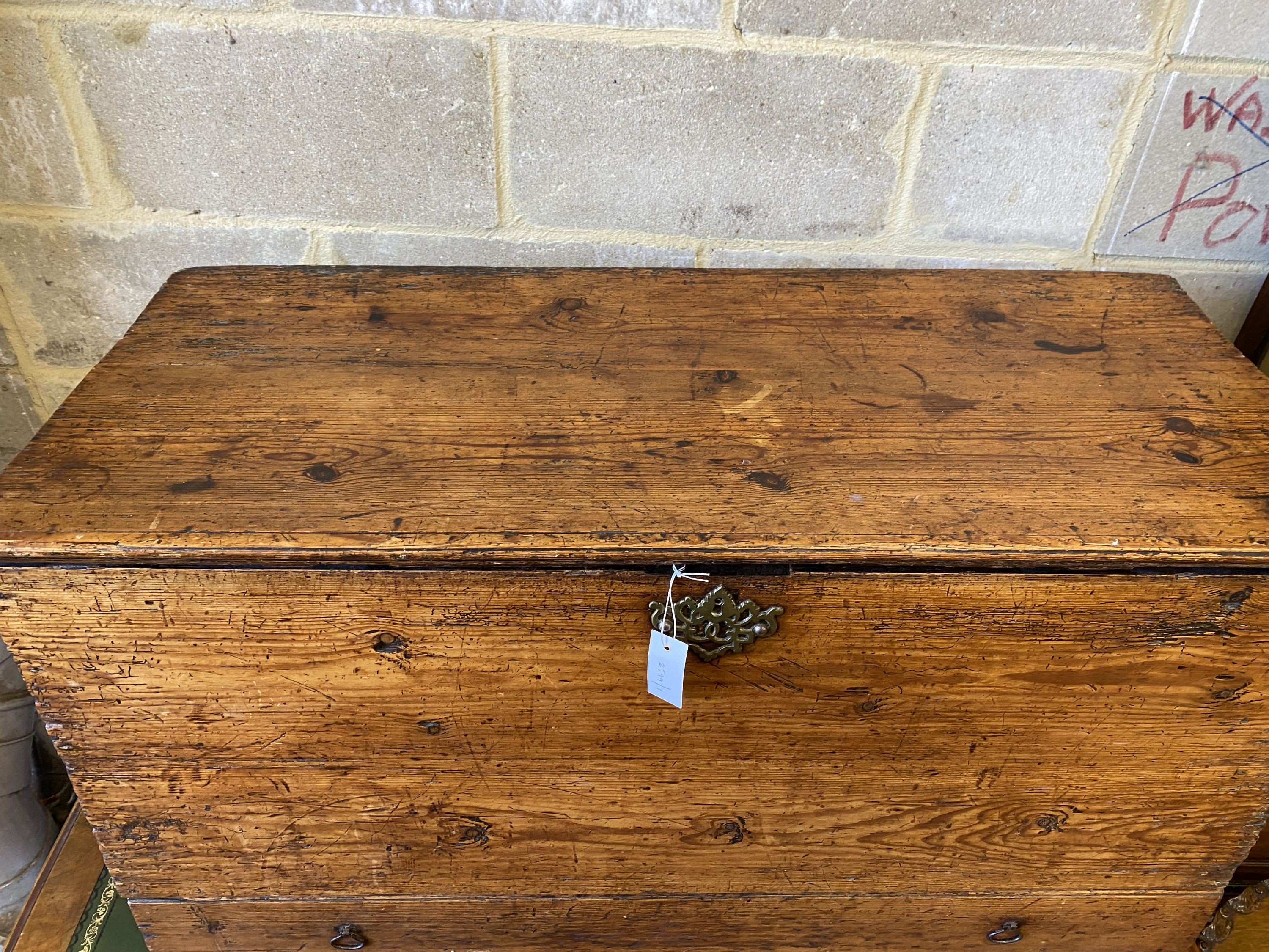 An 18th century pine mule chest, width 107cm, depth 46cm, height 67cm
